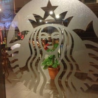 Снимок сделан в Starbucks пользователем Abdulaziz B. 5/2/2013