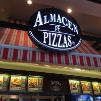 Photo taken at Almacén de Pizzas by Fernando R. on 5/12/2016