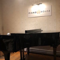 รูปภาพถ่ายที่ Piano House โดย Nabi A. เมื่อ 5/5/2019