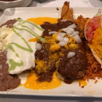 Foto diambil di Cantina Laredo oleh Anderson S. pada 9/14/2018