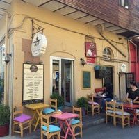 Das Foto wurde bei Nice Kafe &amp;amp; Ev Yemekleri von Berat am 4/28/2016 aufgenommen