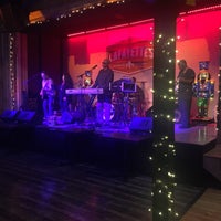 Foto diambil di Lafayette&amp;#39;s Music Room oleh David S. pada 12/13/2018