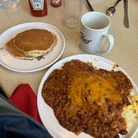 Photo taken at Chris&amp;#39; Pancake and Dining by James H. on 11/28/2019