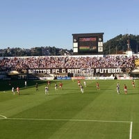 Foto diambil di Estádio Urbano Caldeira (Vila Belmiro) oleh Rafael V. pada 10/8/2016