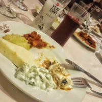 Das Foto wurde bei Seviç Restaurant von Alper P. am 10/13/2017 aufgenommen