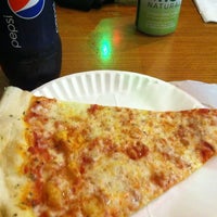 Foto diambil di Danny&amp;#39;s Pizzeria II oleh Christian T. pada 12/29/2012