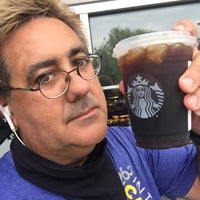 Photo taken at Starbucks by Smplefy on 8/17/2020