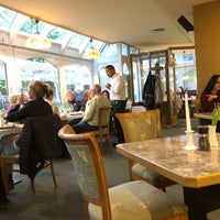 Foto diambil di Café &amp;amp; Restaurant Spreeblick oleh Jan P. pada 4/22/2022