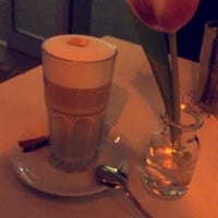 Das Foto wurde bei Cafe Cord von 💎 Sevda M. am 4/20/2019 aufgenommen