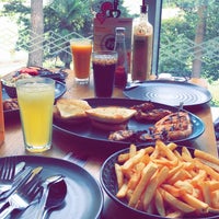 Photo taken at Nando&#39;s by Rayan on 6/16/2019