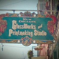 Foto tomada en New Orleans Glassworks and Printmaking Studio  por Bethany el 11/17/2012