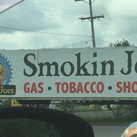 Foto diambil di Smokin Joes Trading Post oleh John F. pada 8/24/2017