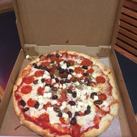 Foto tirada no(a) Planet Pizza - Stamford por John F. em 9/21/2017