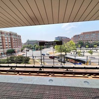 Photo taken at King Street - Old Town Metro Station by Jean Y. on 6/18/2023