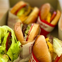 Photo taken at In-N-Out Burger by Jean Y. on 5/6/2021