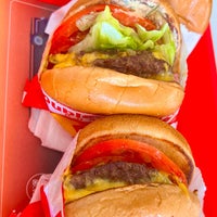 Photo taken at In-N-Out Burger by Jean Y. on 6/16/2023