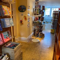 8/30/2021 tarihinde Enoch L.ziyaretçi tarafından Edgartown Books'de çekilen fotoğraf