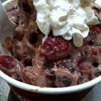 Photo taken at Cold Stone Creamery by Angela P. on 10/28/2012