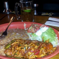 Foto tomada en Cocina Medina mexican restaurant  por Lupe R. el 5/2/2014