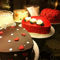 Review Lark Cake Shop