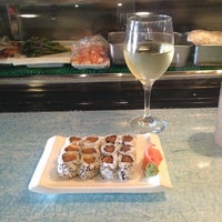 1/8/2013 tarihinde Mark D.ziyaretçi tarafından Happy Fish Sushi'de çekilen fotoğraf