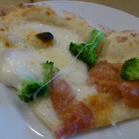 Photo taken at Pizzeria da Giovanni by Hayakawa M. on 10/1/2012