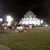 Foto diambil di Alun-alun Jatilawang oleh Lukman R. pada 7/27/2014
