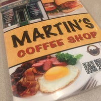 Снимок сделан в Martin&amp;#39;s Coffee Shop пользователем Jade N. 3/12/2017