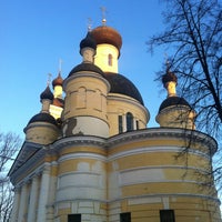 Photo taken at Церковь Введения во Храм Пресвятой Богородицы у Салтыкова моста by Alina M. on 3/27/2013