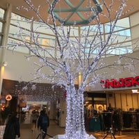 Photo taken at Globen Shopping by Jia Jun W. on 11/19/2019