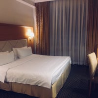 Photo taken at Milan Hotel by Vernie J. on 10/3/2018
