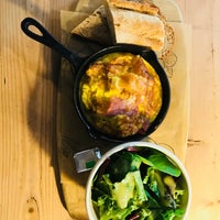 Photo taken at Le Pain Quotidien by Vinay on 9/12/2018