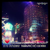 12/31/2012 tarihinde Quang Doanziyaretçi tarafından Times Square (Vietnam)'de çekilen fotoğraf