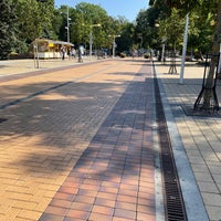 รูปภาพถ่ายที่ Jono Basanavičiaus gatvė | Jonas Basanavičius Street โดย pow เมื่อ 8/26/2022