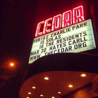รูปภาพถ่ายที่ The Cedar Cultural Center โดย Aaron N. เมื่อ 2/2/2013