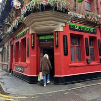 Foto diambil di Mulligans Irish Pub oleh Michelle pada 12/28/2023