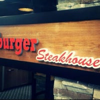 Das Foto wurde bei Beeves Burger &amp;amp; Steakhouse von F CİHAD D. am 10/28/2015 aufgenommen