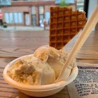 Photo taken at Jeni&amp;#39;s Splendid Ice Creams by Srikar D. on 9/14/2019