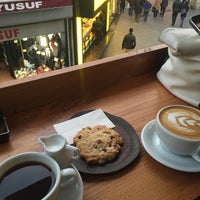 2/3/2016에 Aysu Ş.님이 Montag Coffee Roasters에서 찍은 사진