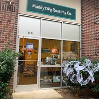 Photo taken at Muddy Dog Roasting Co. by Tom M. on 10/30/2019