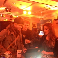 Foto tomada en #IntelNYC Intel Experience Store  por Carleen el 11/29/2013