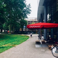 รูปภาพถ่ายที่ Vapiano โดย Dominik S. เมื่อ 6/14/2019