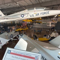 Foto diambil di Frontiers of Flight Museum oleh Adam N. pada 8/14/2023