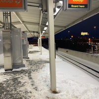 Photo taken at CTA - Halsted by Dimitri N. on 2/16/2021