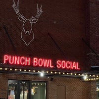 รูปภาพถ่ายที่ Punch Bowl Social โดย Dimitri N. เมื่อ 2/20/2022