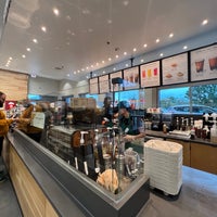 Photo taken at Starbucks by Dimitri N. on 9/5/2022
