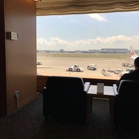 Photo taken at Airport Lounge - North by Tetsuya O. on 4/28/2017
