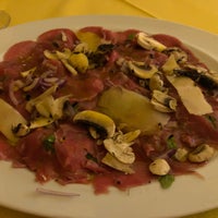 Foto scattata a Il Tartufo da Ellen K. il 9/17/2018