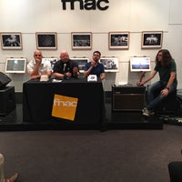 Foto tomada en Fnac  por We Are Not Dj&amp;#39;s el 7/26/2016