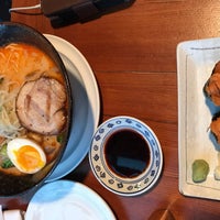 รูปภาพถ่ายที่ Mirakutei Sushi &amp;amp; Ramen โดย lp p. เมื่อ 11/27/2018